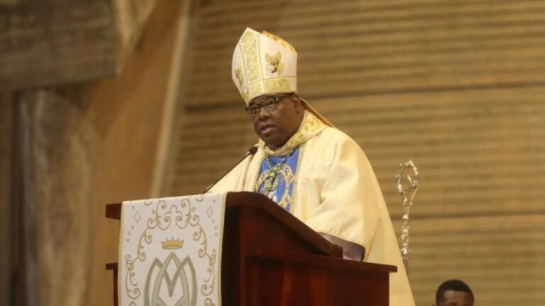 Monseñor Jesús Castro Marte Lidera el Clamor Contra el Caos Vial.